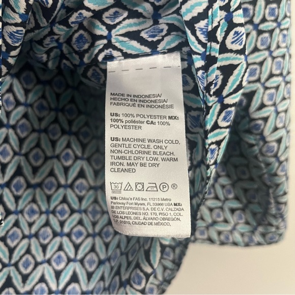 Chico’s Lightweight Blue Geometric Print Button Down Blouse 3/4 Sleeves 2 12/14 - Picture 6 of 9